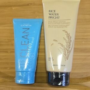 Blue and Cream Skincare Set